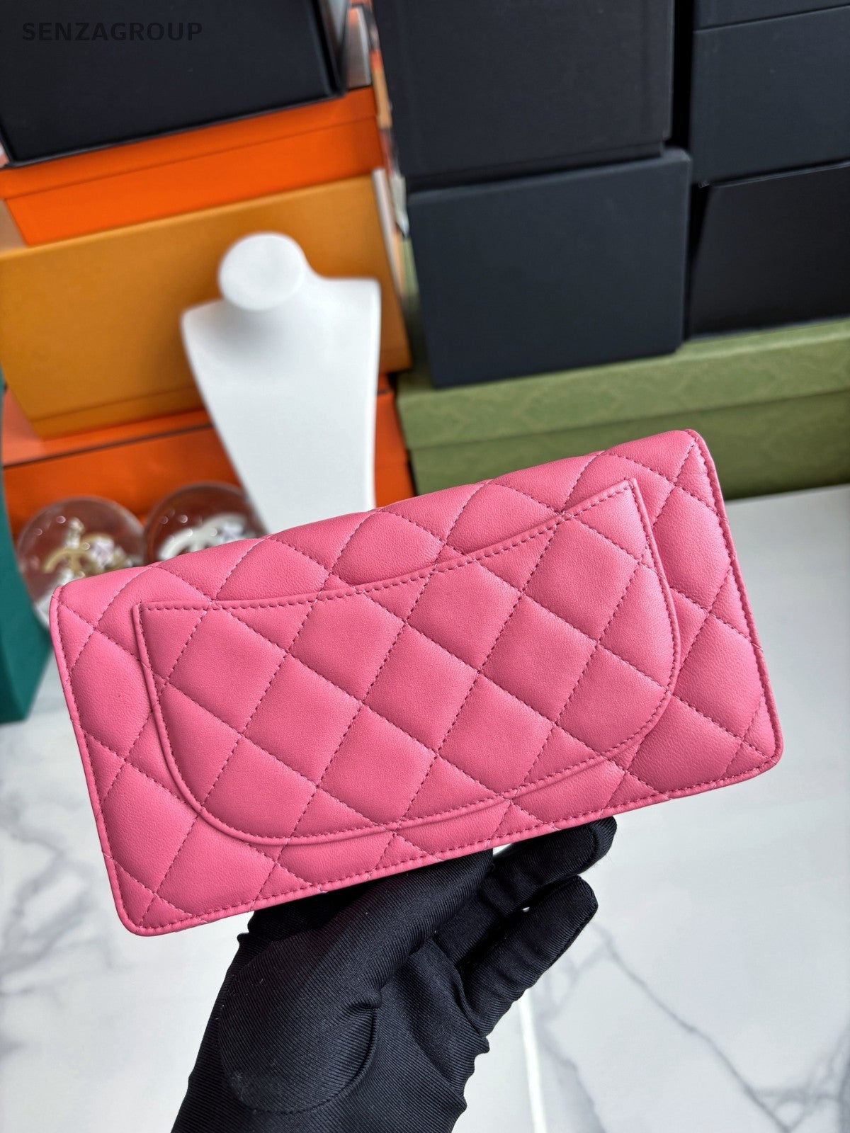 CHANEL Classic Flap pink wallet Almost brank new with card