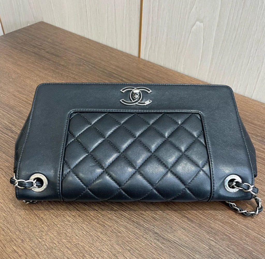 Chanel Diamond Chain Shoulder Bag Crossbody Black Silver Used Women Classic