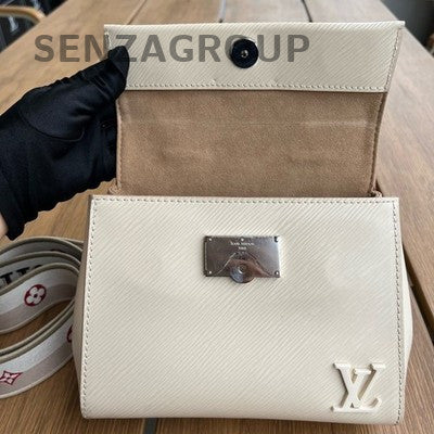 Louis Vuitton Cluny MM Pink Epi Leather Silver Hardware Shoulder Bag