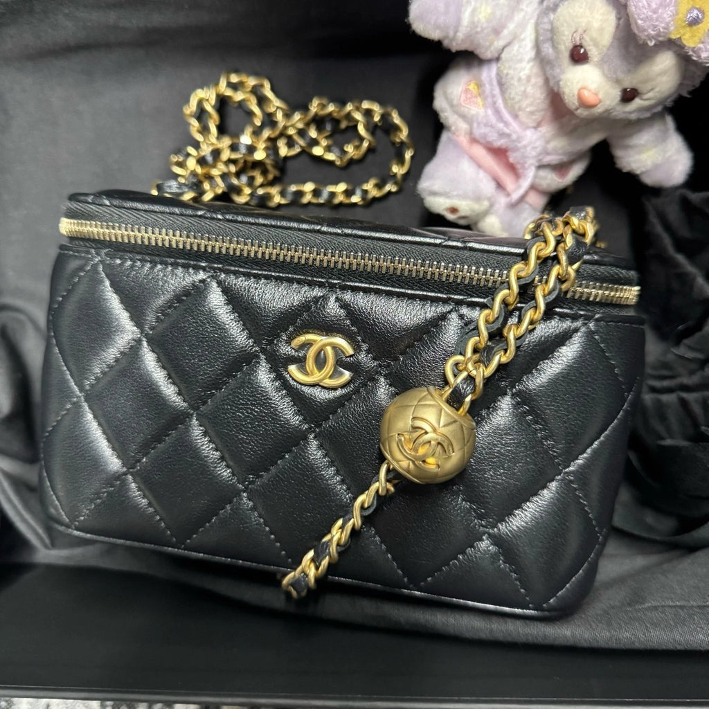 Chanel Vanity Gold Crossbody Chain Bag Excellent