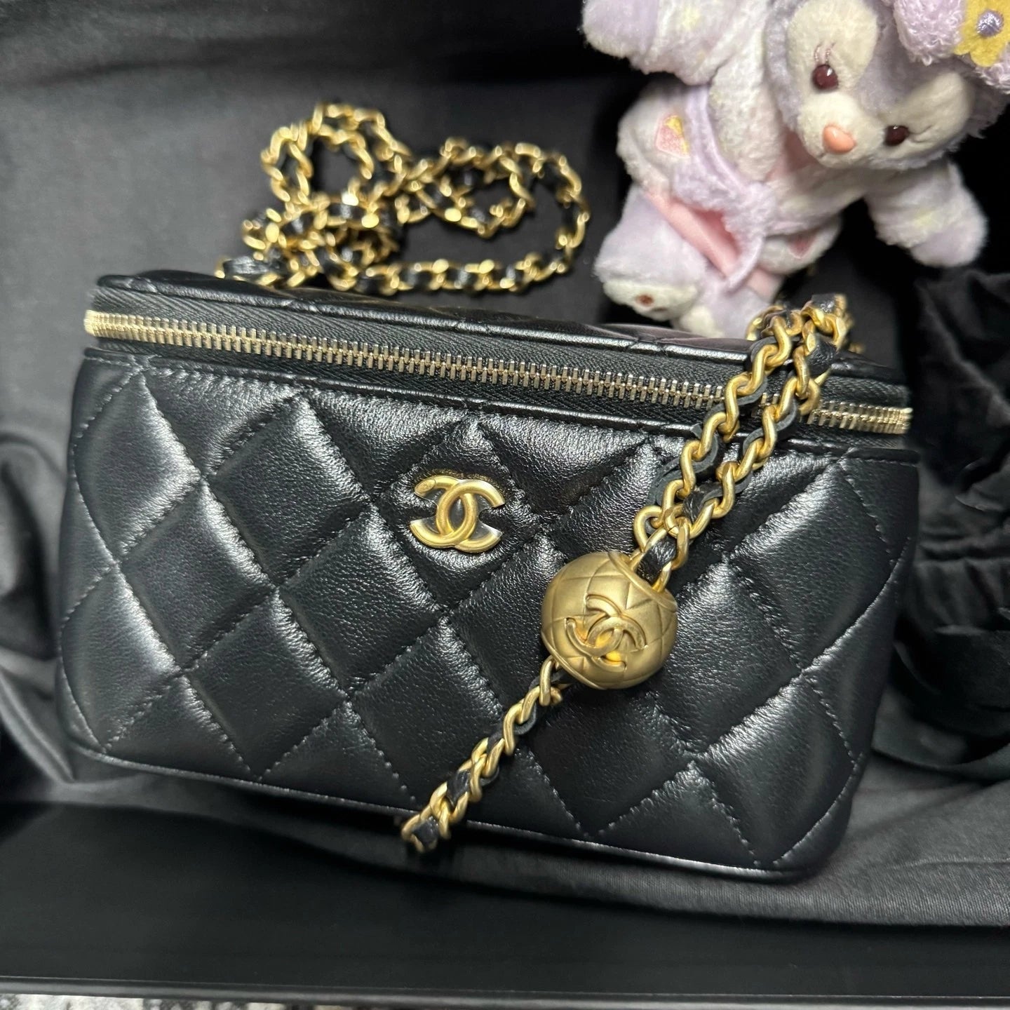 Chanel Vanity Gold Crossbody Chain Bag Excellent
