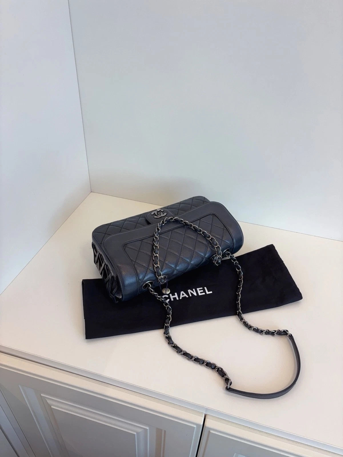 Chanel Le Cagole Flap Shoulder Bag Women's Handbag Black Leather Silver Chain