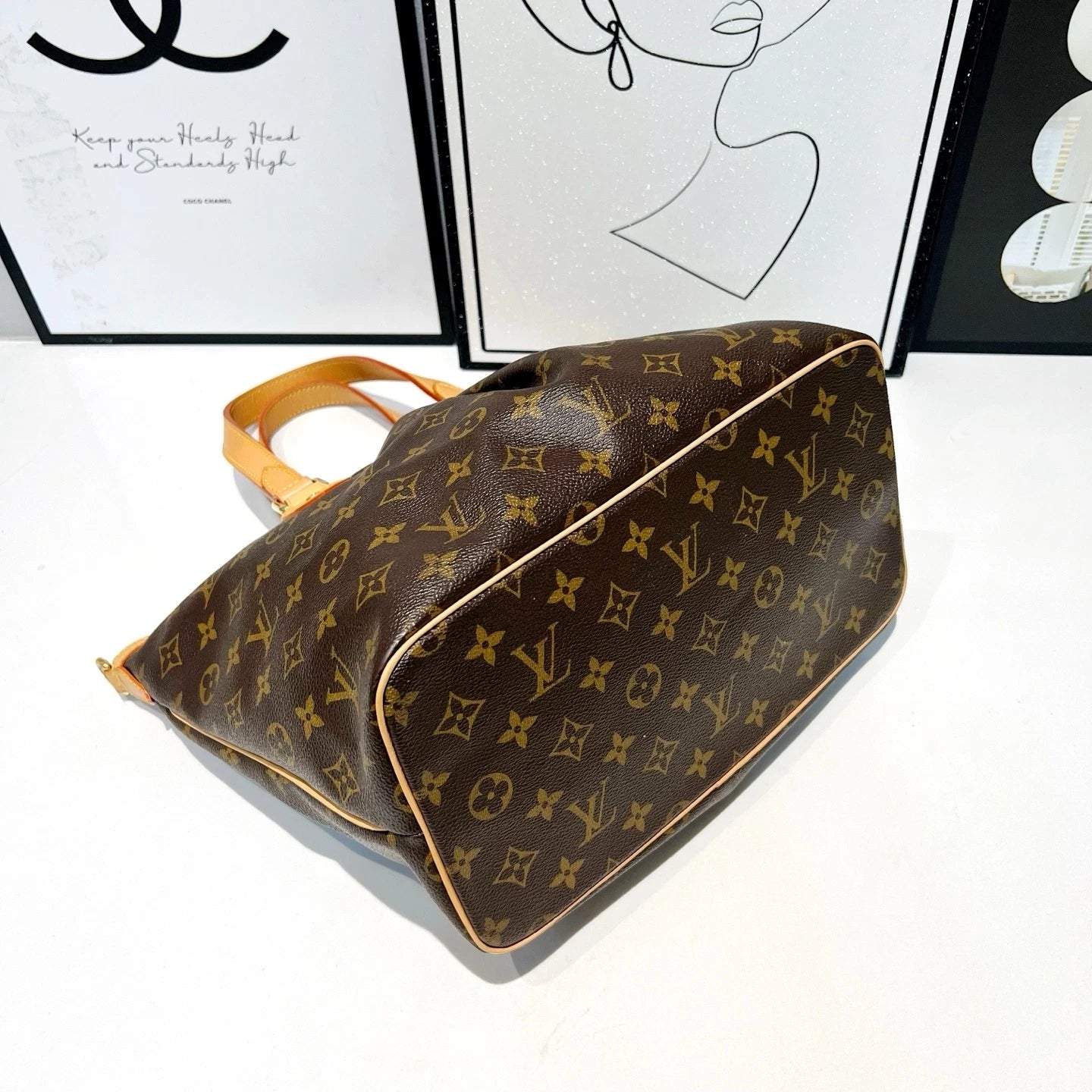 Louis Vuitton Canvas Monogram Crossbody Shoulder Bag For Women