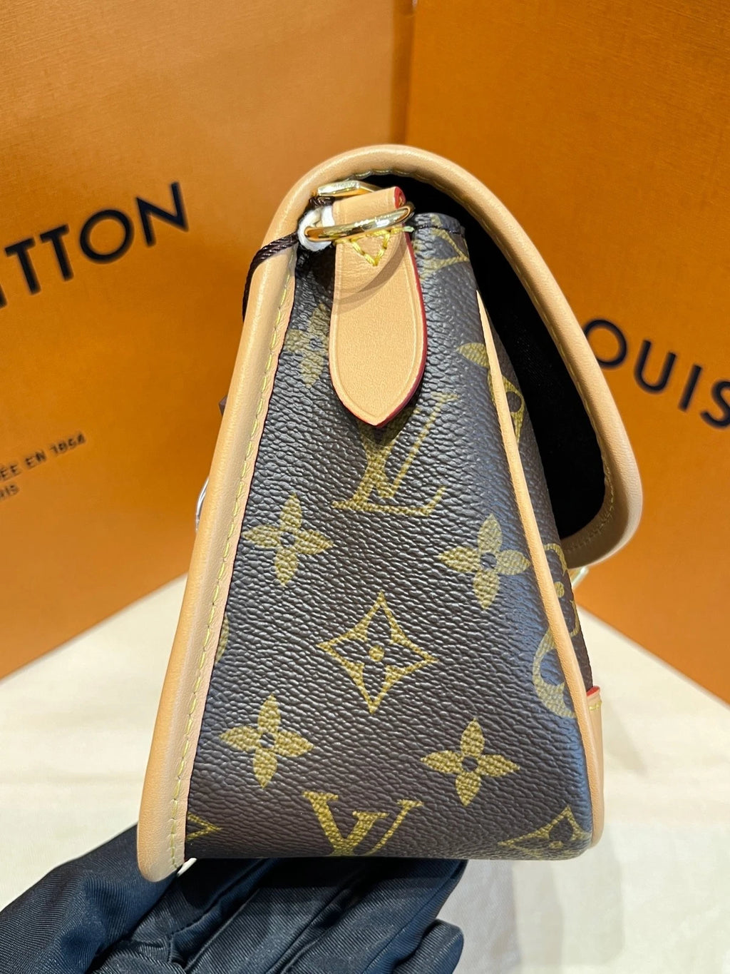 Louis Vuitton Monogram Canvas Black Strap Baguette Shoulder Bag For Women