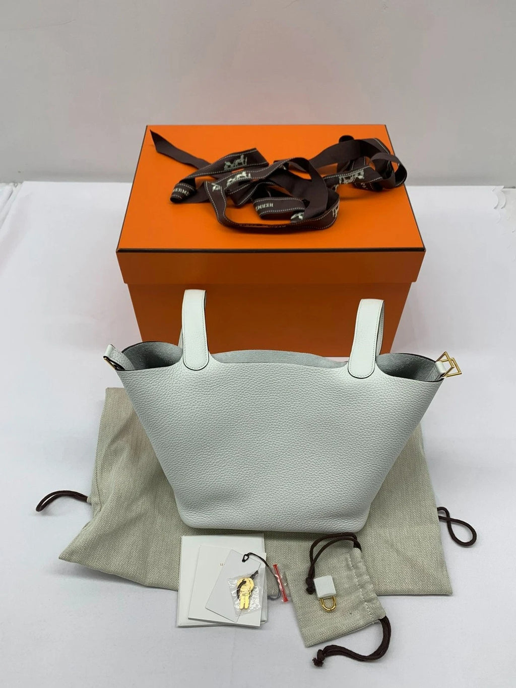 Hermes New White Picotin Lock 22 Leather Bucket Handbag For Women