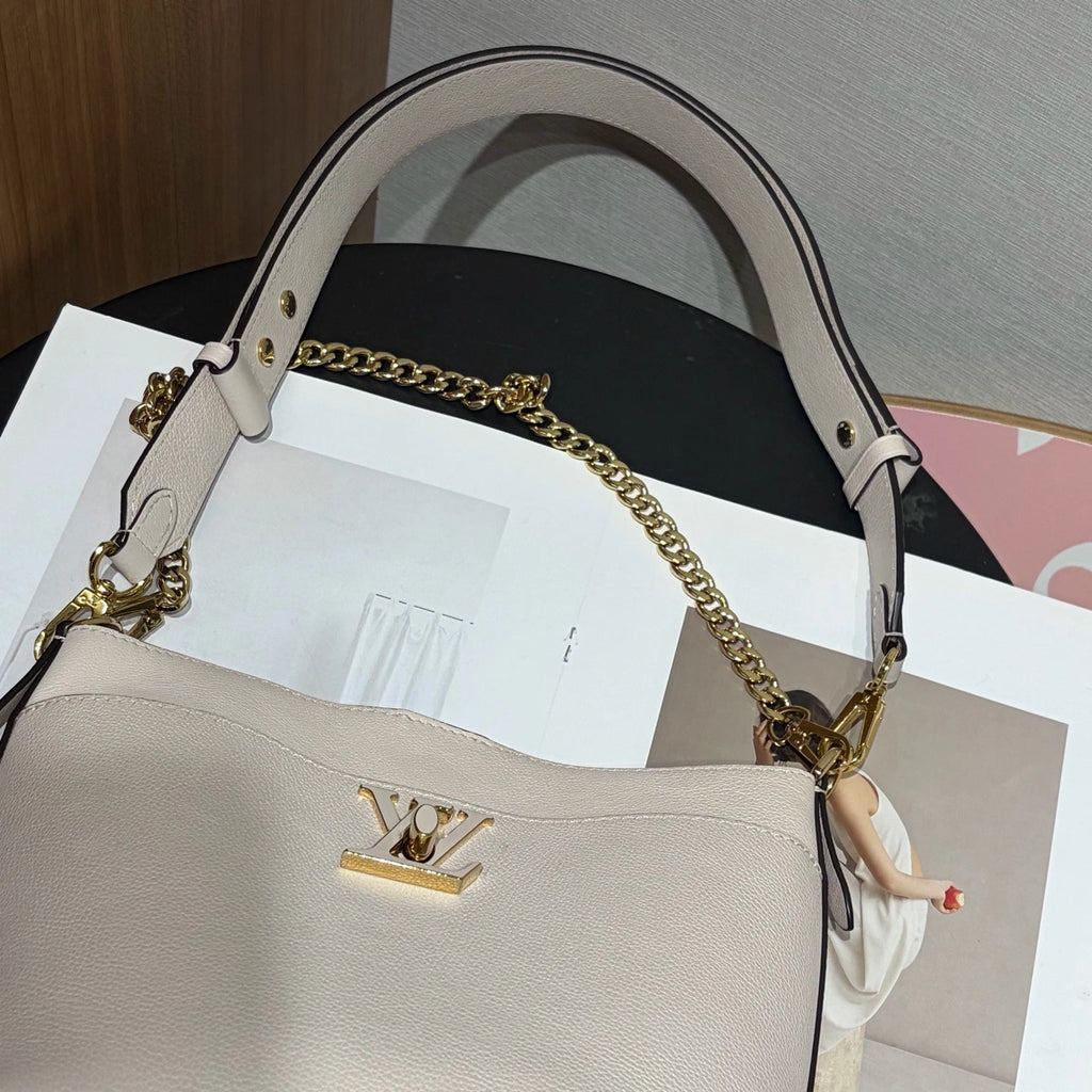 Chip Version Louis Vuitton Lock and Walk Calfskin White Bucket Shoulder Bag GHW