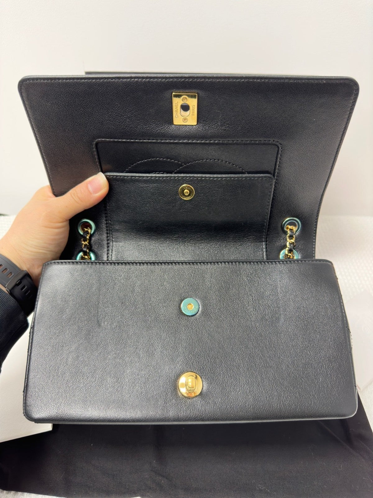 Chanel Diamond Chain Shoulder Bag Crossbody Black Gold Women Classic Fashion