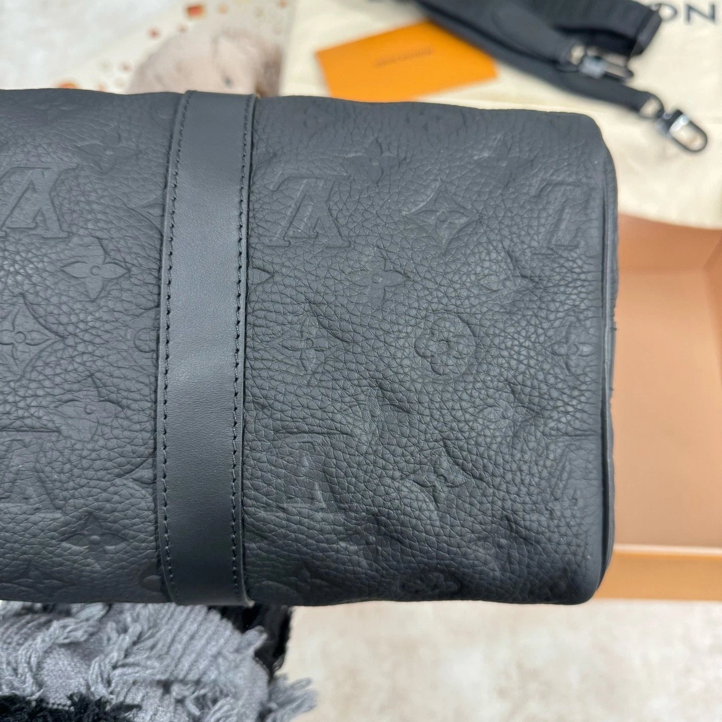 Louis Vuitton Keepall Epi Leather Black Handbag Top Handle Excellent