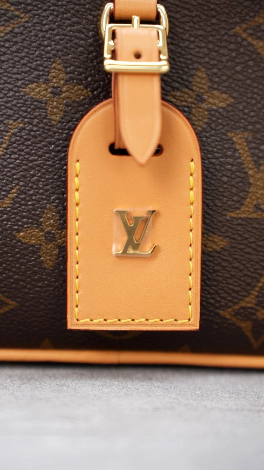 Louis Vuitton Deauville Monogram Canvas Shoulder Bag Crossbody Excellent