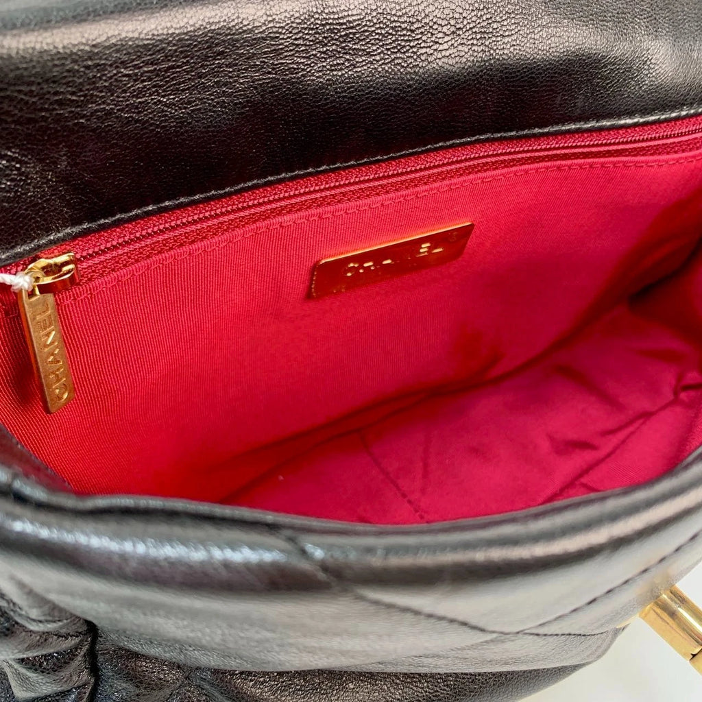 SJ0001 QQ2723 CHANEL 19 Handbag Z