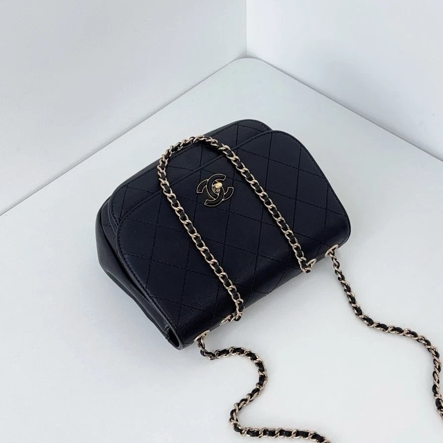 Authentic Chanel Calfskin Diamond Gold Chain Black Shoulder Bag Crossbody