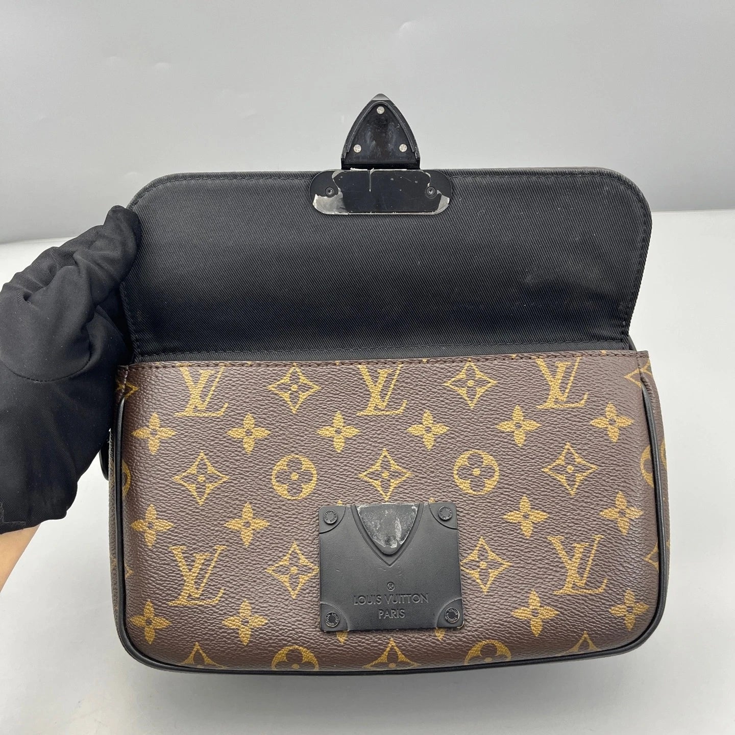 Louis Vuitton Canvas S-Lock Messenger Bag For Women
