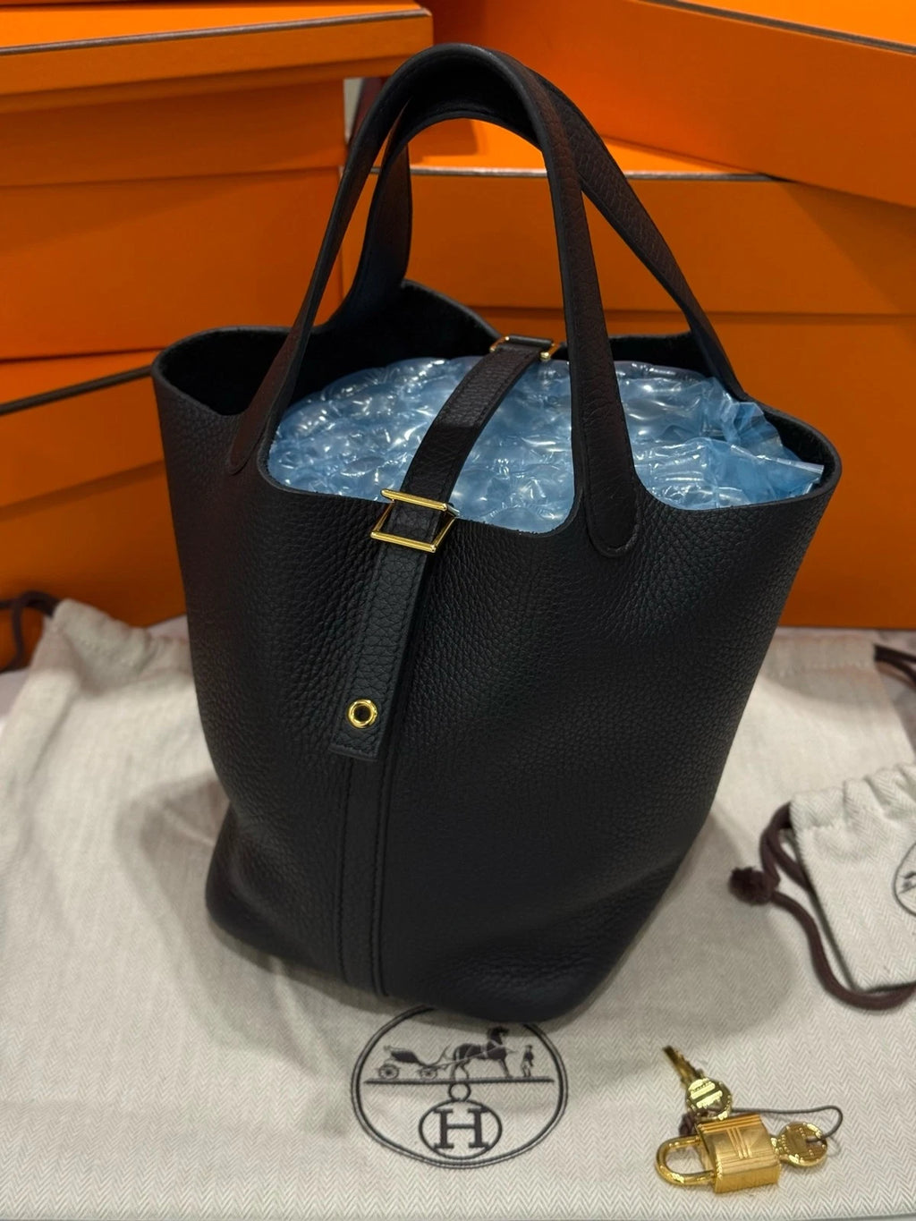 Hermes Picotin18 Black Gold Epsom Bucket Bag For Women
