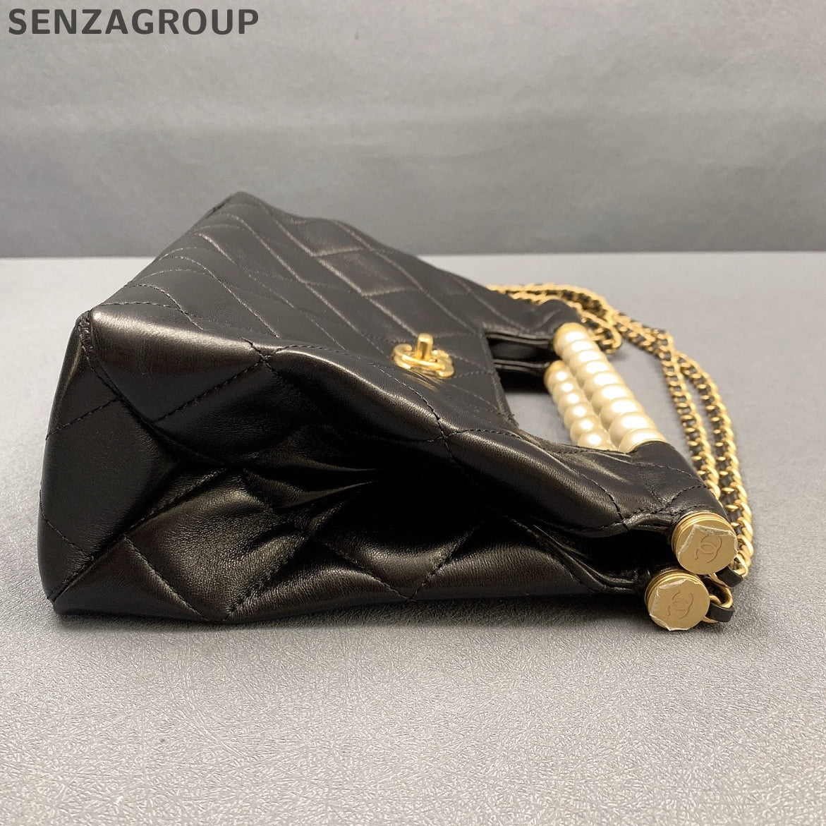 Chanel Black Gold Pearl Chain Shoulder Handbag Classic Fashion Women
