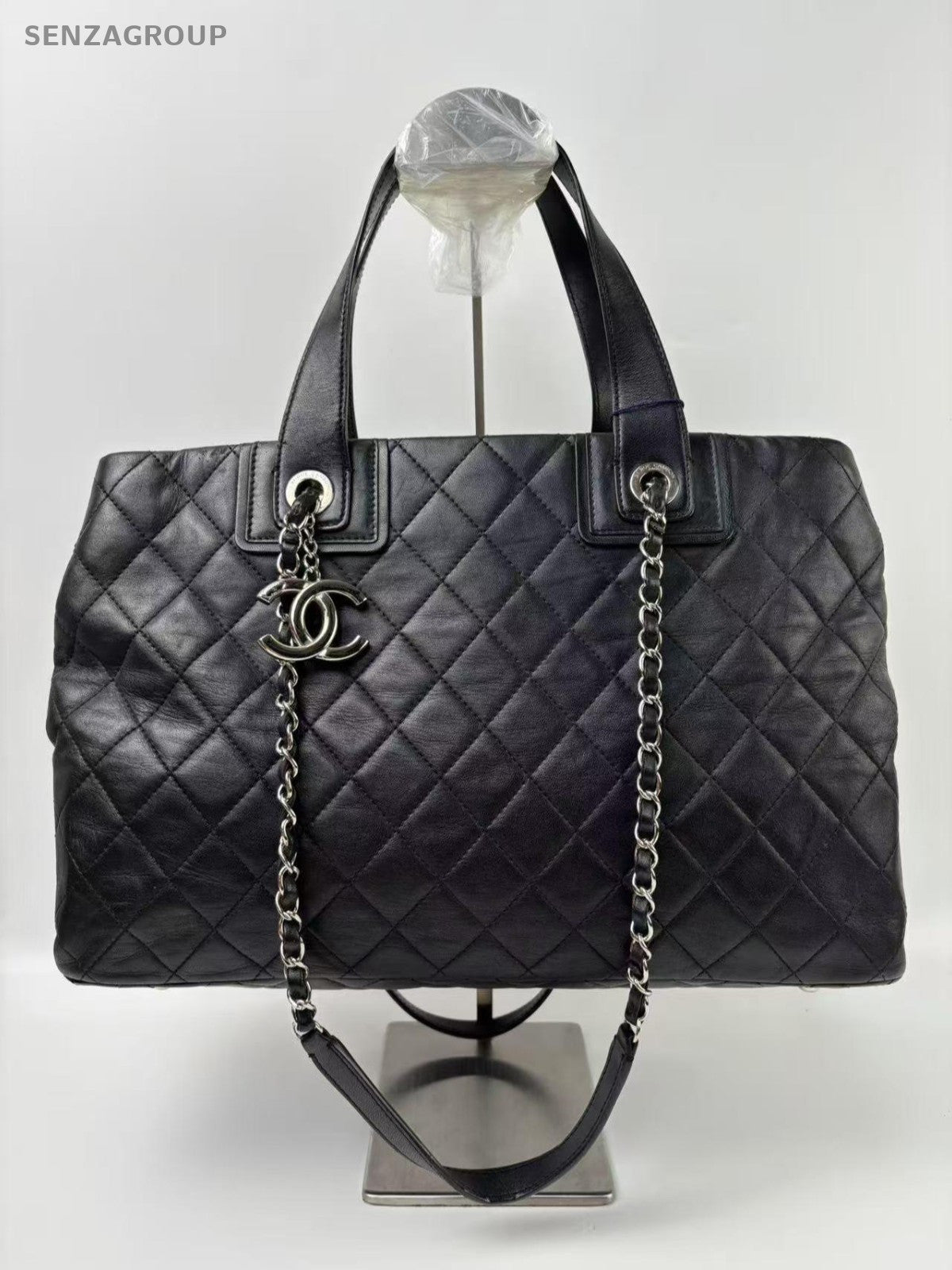 SJ0001 Chanel Black Tote Bag with CC Charm