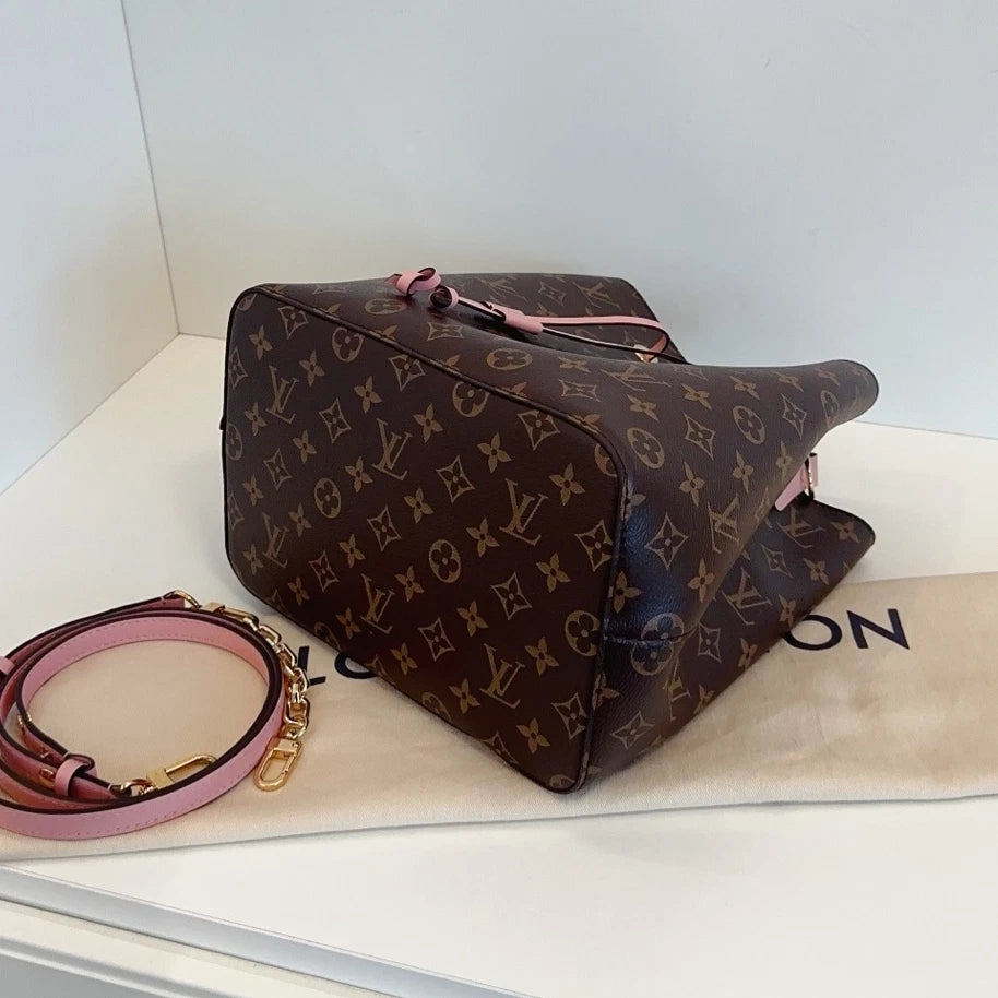 Louis Vuitton NeoNoe MM Monogram Brown Gold Shoulder Bag Crossbody Excellent