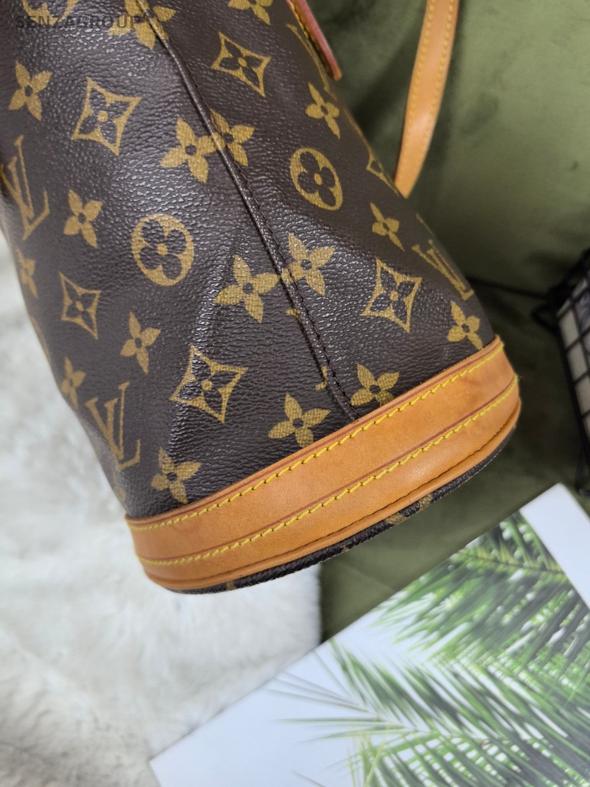 Louis Vuitton Petite Bucket PM Monogram Shoulder bag Women Vintage