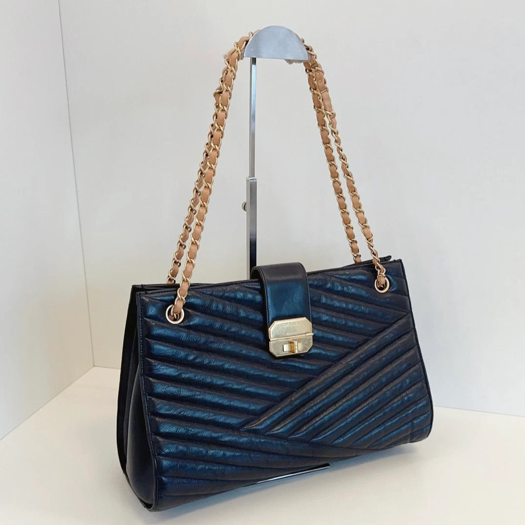 Chanel 2.55 Calfskin Chain Tote Shoulder Bag Black Gold Used Women Classic