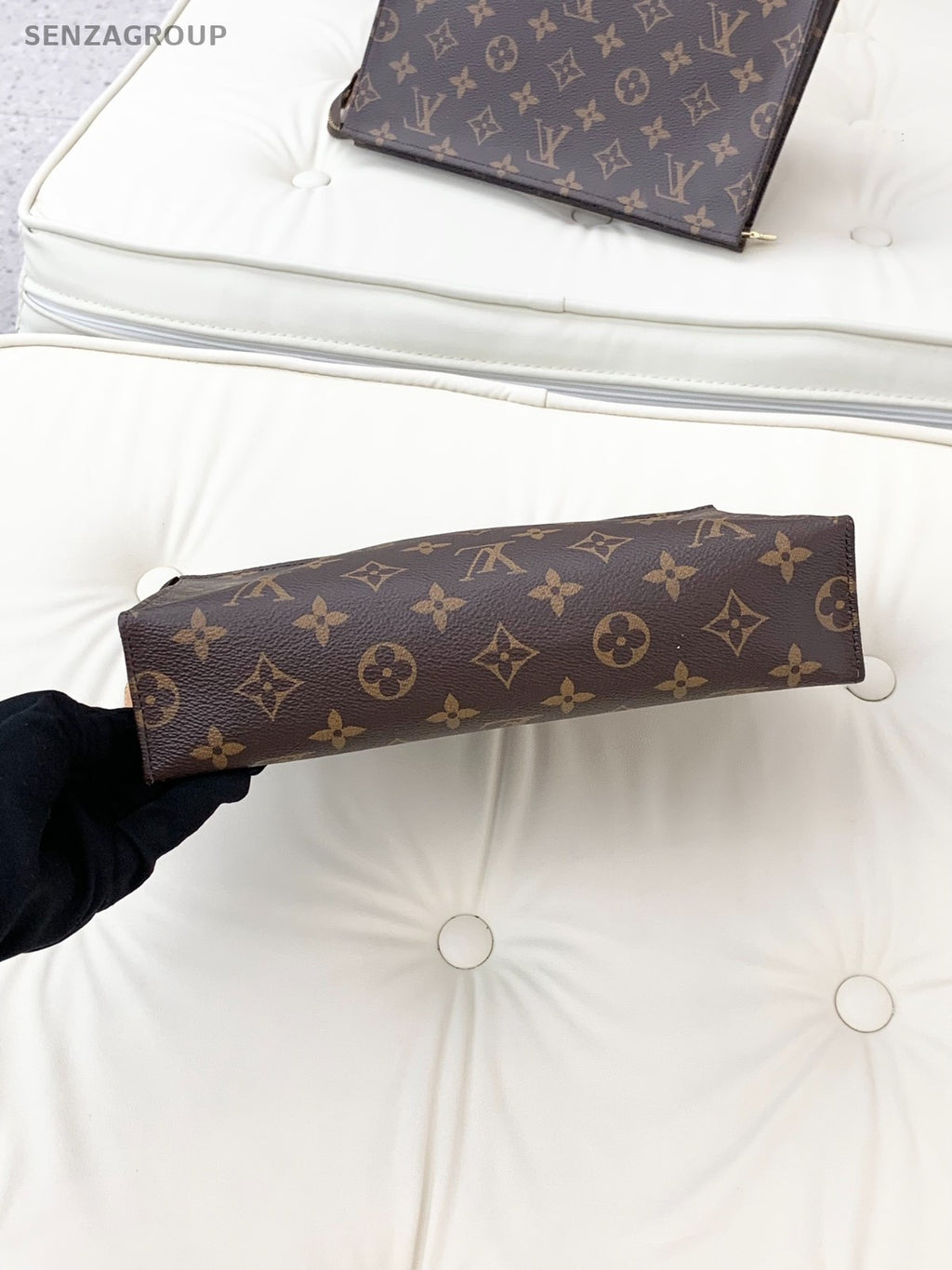 Louis Vuitton Toiletry pouch Monogram Clutch Handbag Brown Classic