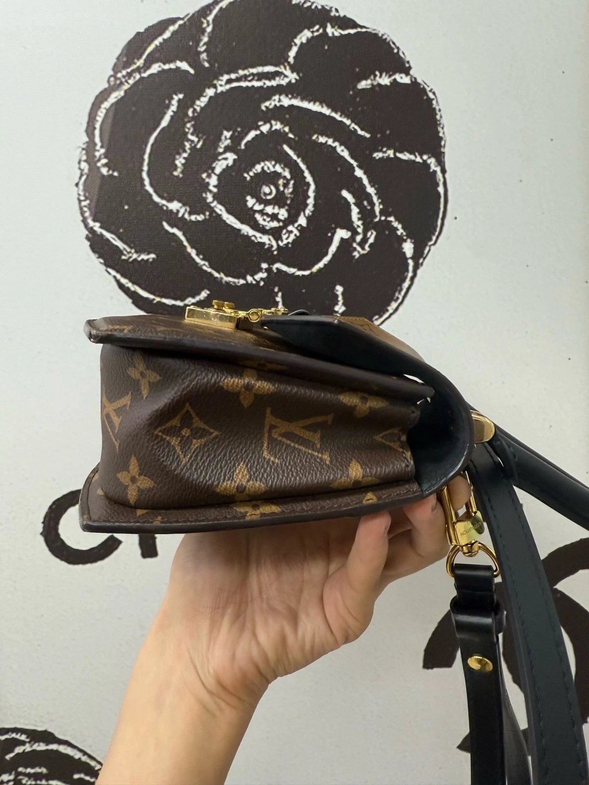Louis Vuitton Monogram Gold Hardware Fan Shoulder Bag For Women