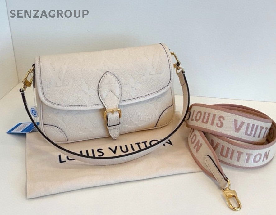 Louis Vuitton Diane baguette Monogram Shoulder Bag White Almost Brand New