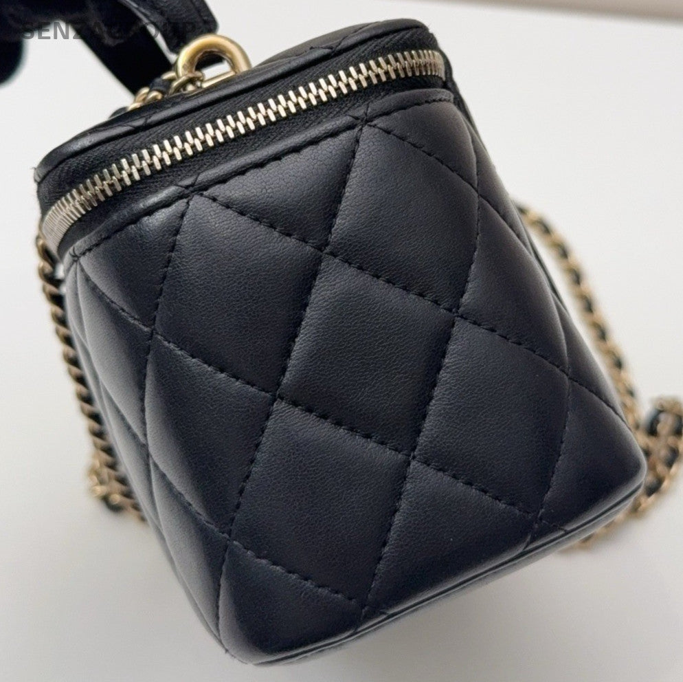 Chanel Diamond Chain Lambskin Crossbody Shoulder Bag Black Gold Women Classic