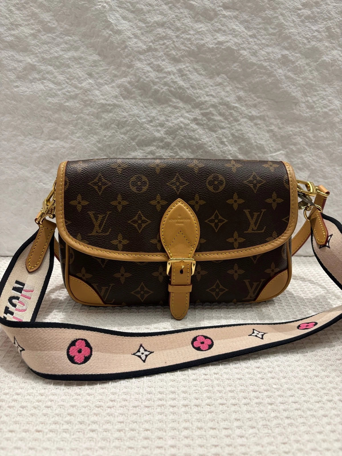 Louis Vuitton Diane Canvas Brown Shoulder Bag Excellent