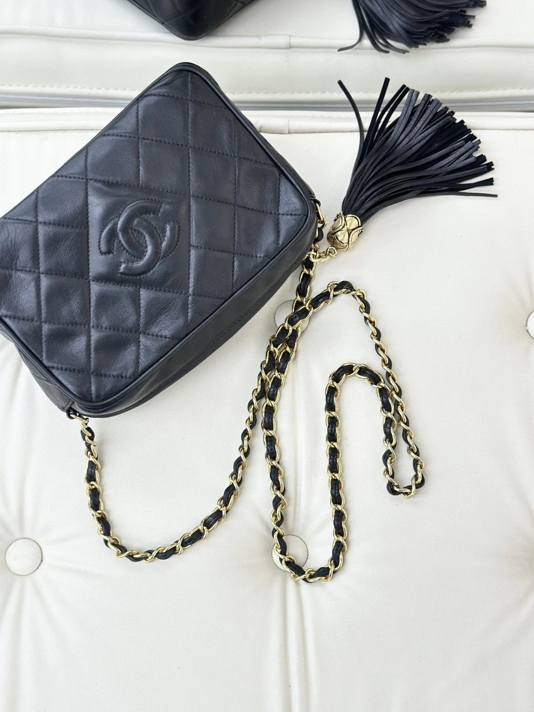 Chanel Vintage Lambskin Chain Shoulder Crossbody Bag Black Gold Hardware Women S