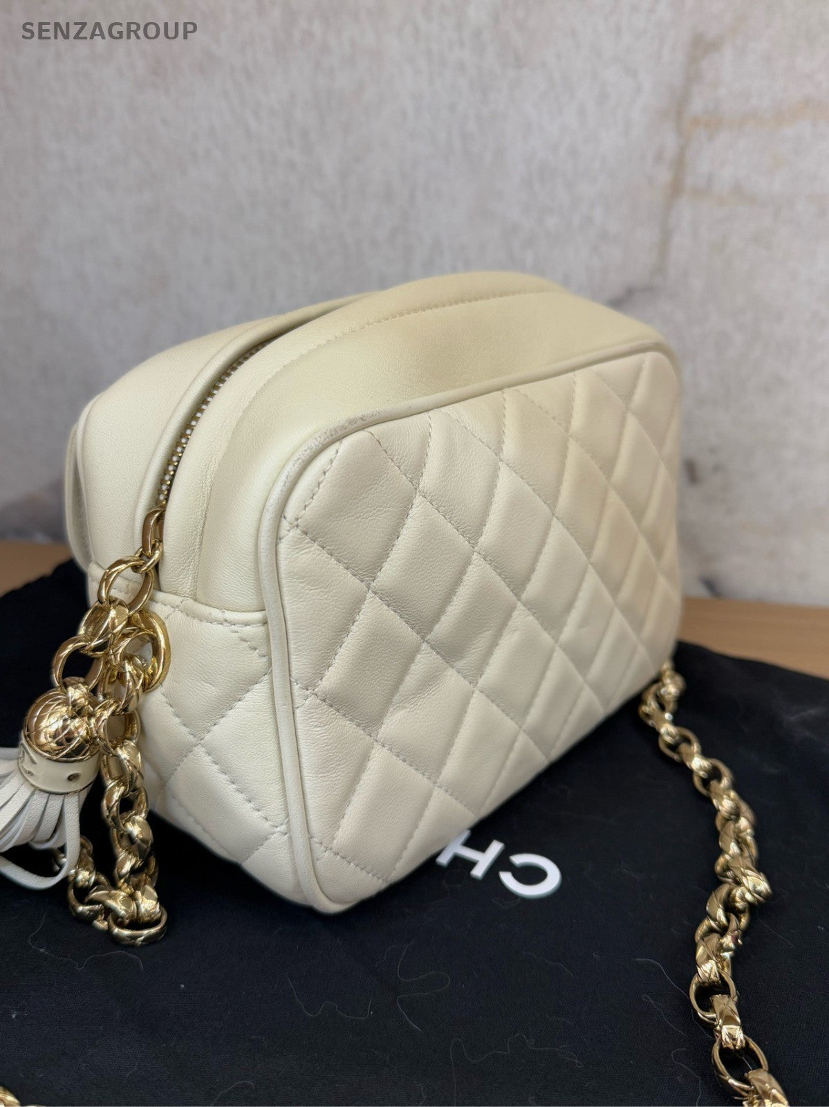 CHANEL Camera bag Diamond pattern White Chain Shoulder bag