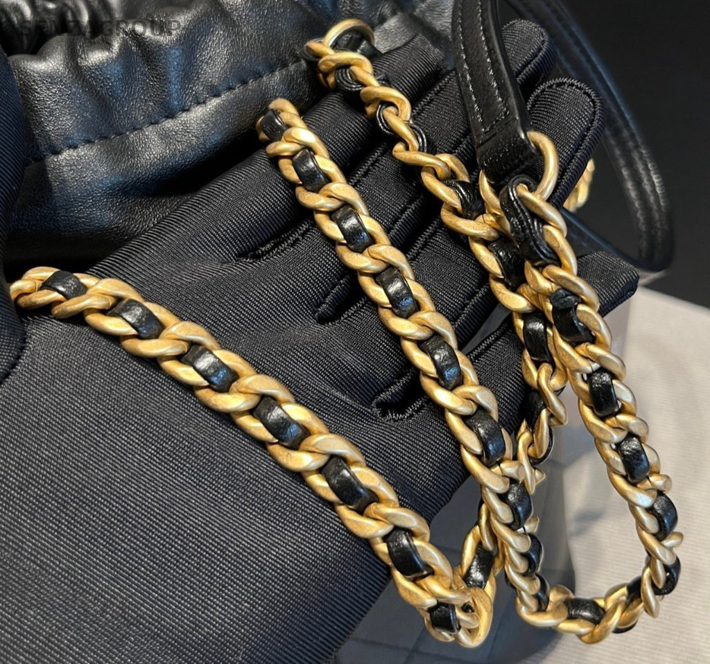 Chanel Easy Mood MM Bucket Chain Shoulder Bag Crossbody Black Gold Women Classic