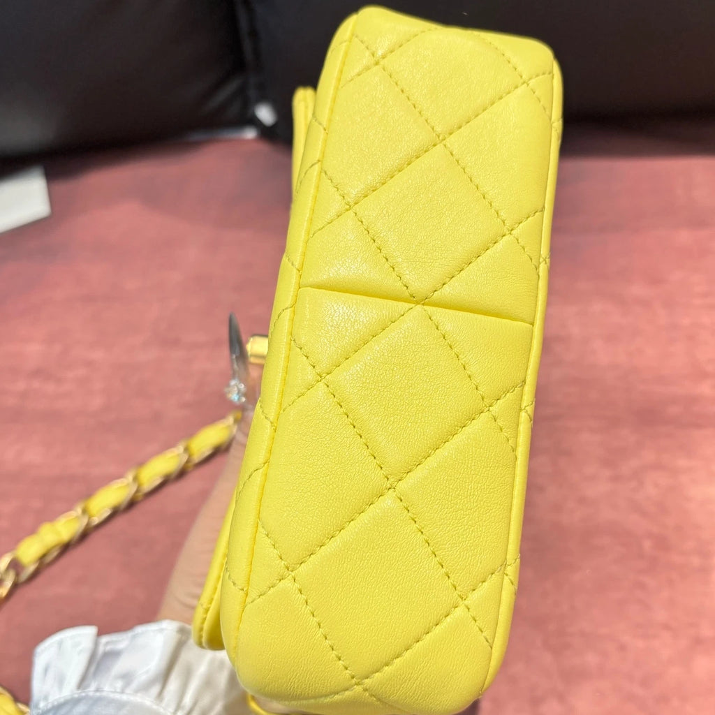CHANEL Gold Quilted Leather Shoulder Underarm Bag For Women