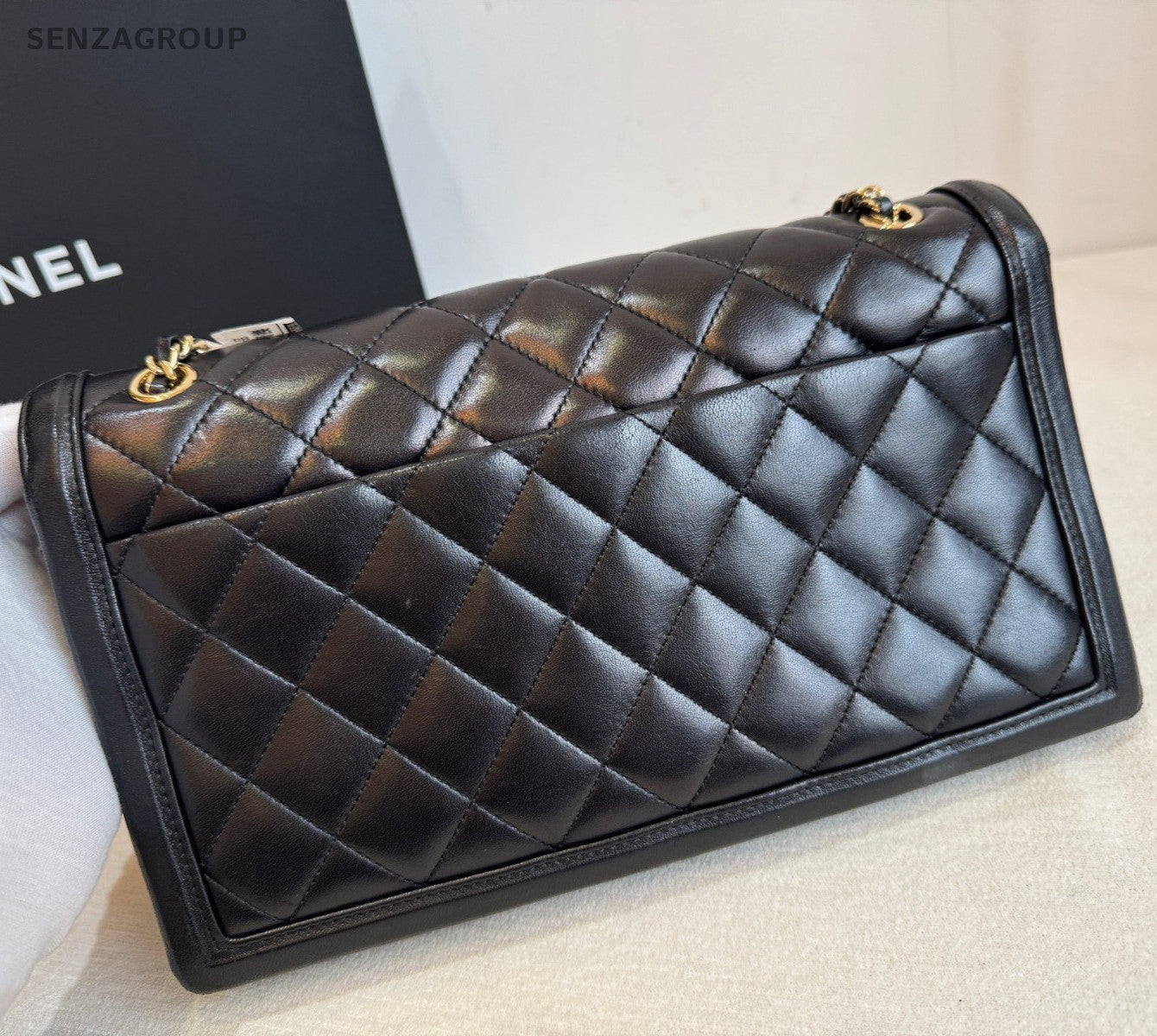Chanel Diamond Lambskin Chain Shoulder Bag Crossbody Black Gold Women Classic