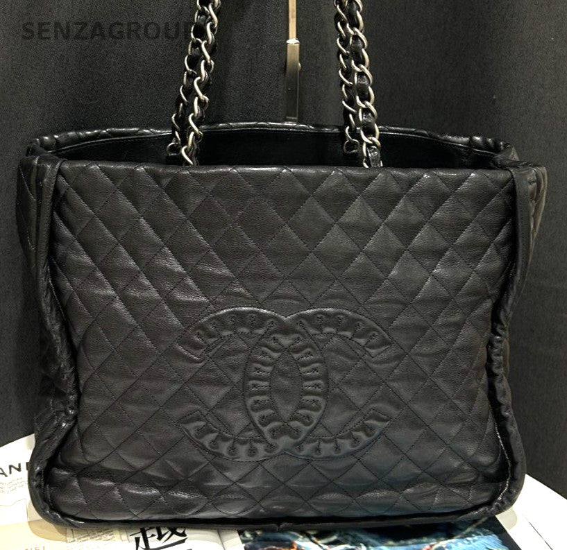 CHANEL CC Logo Black Diamond pattern Shoulder Handbag tote Women