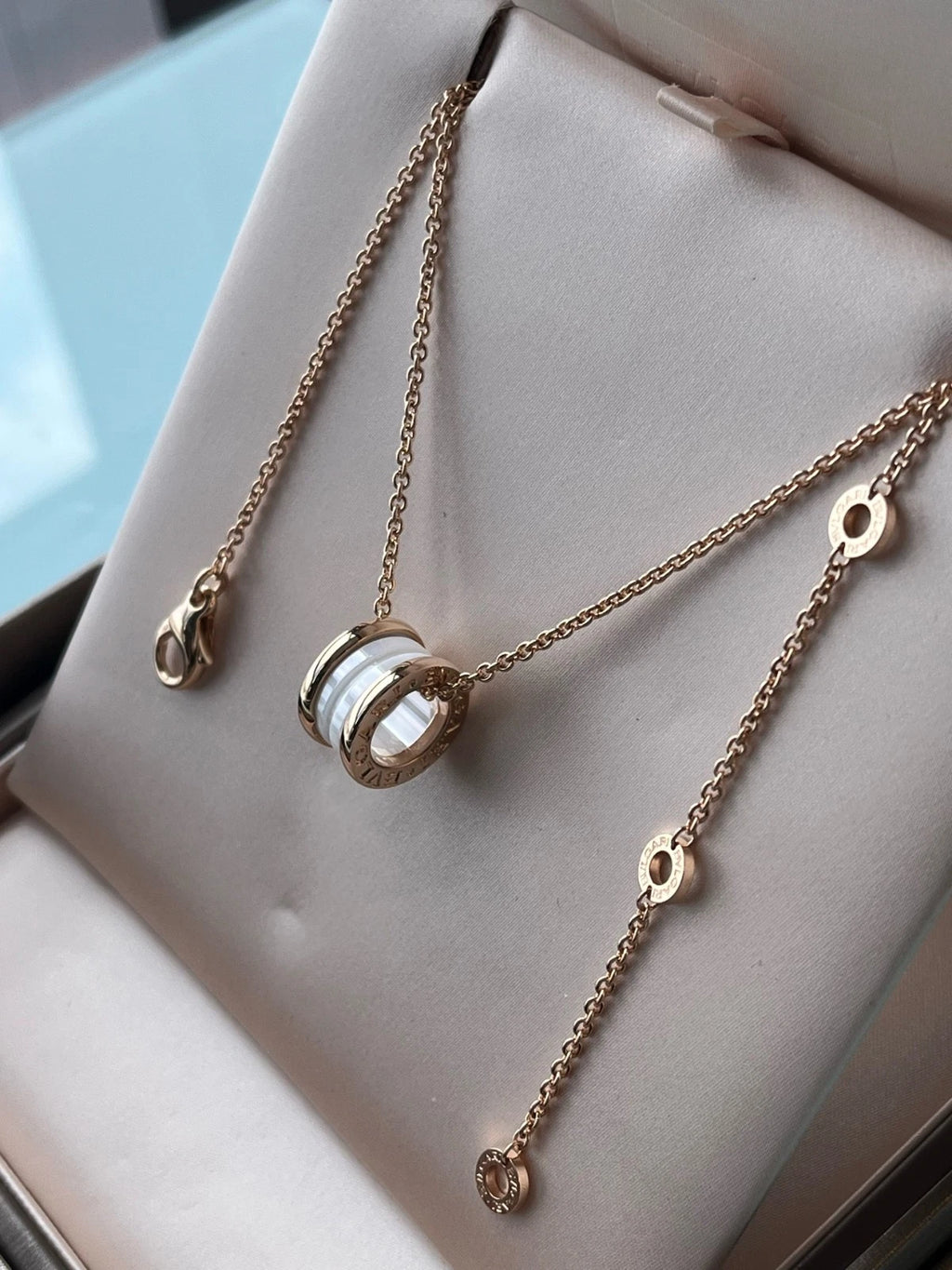 Bvlgari B.zero1 Chain Necklace 18k Rose Gold White Ceramic Pendant Excellent