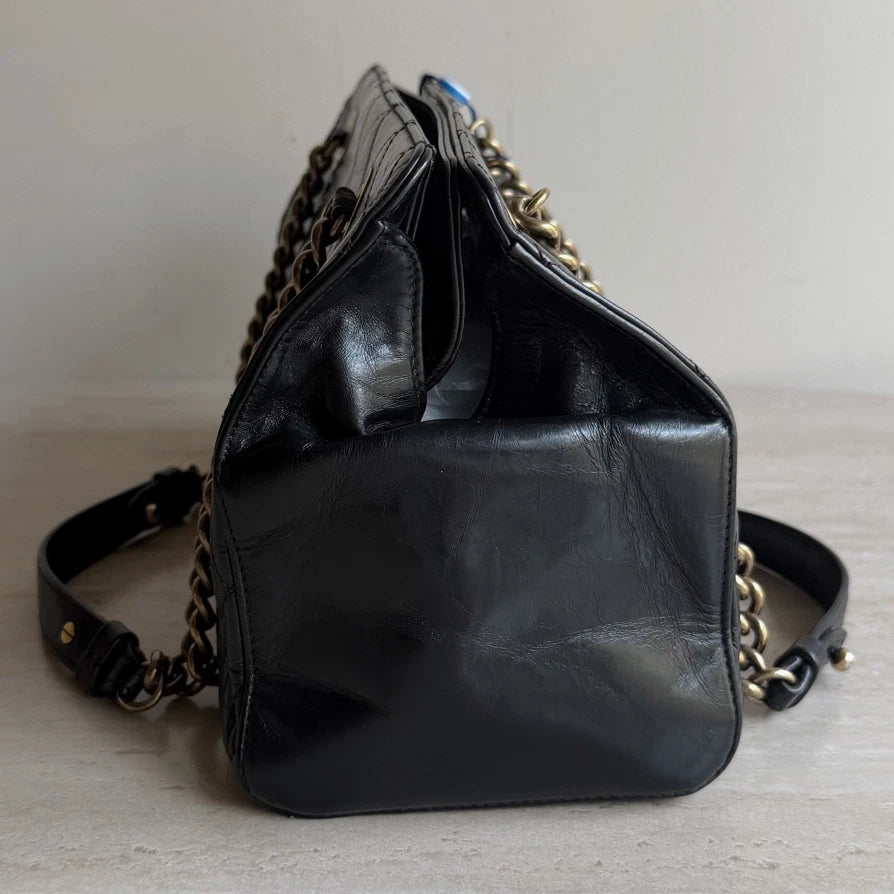Chanel Diamond Tote Gold Hardware Chain Shoulder Bag in Black Leather