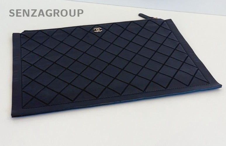 CHANEL Diamond pattern Black Clutch