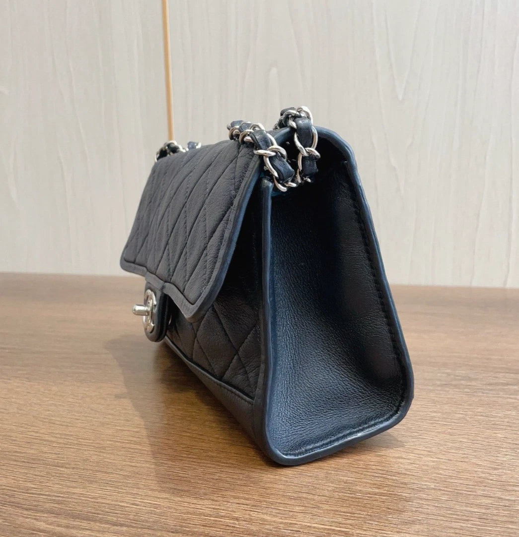 Chanel Classic Flap Diamond Black Shoulder Bag Turn Lock Women Fashion