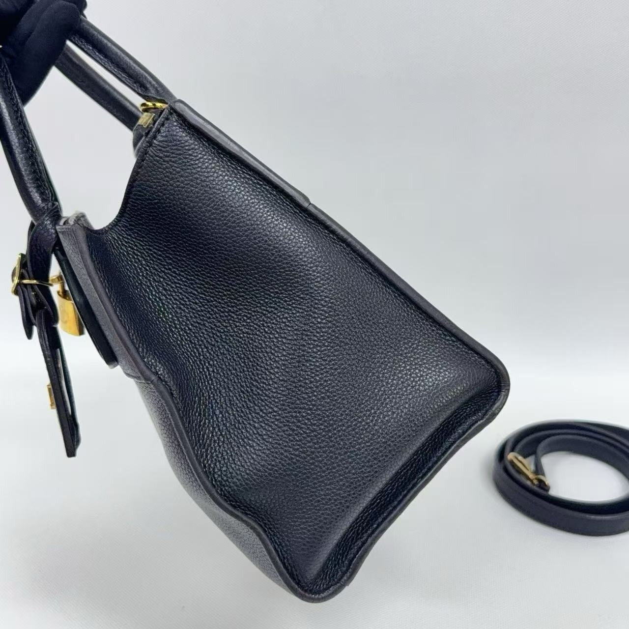 Louis Vuitton City Black Silver Zipper Handbag Women's Classic Fashion