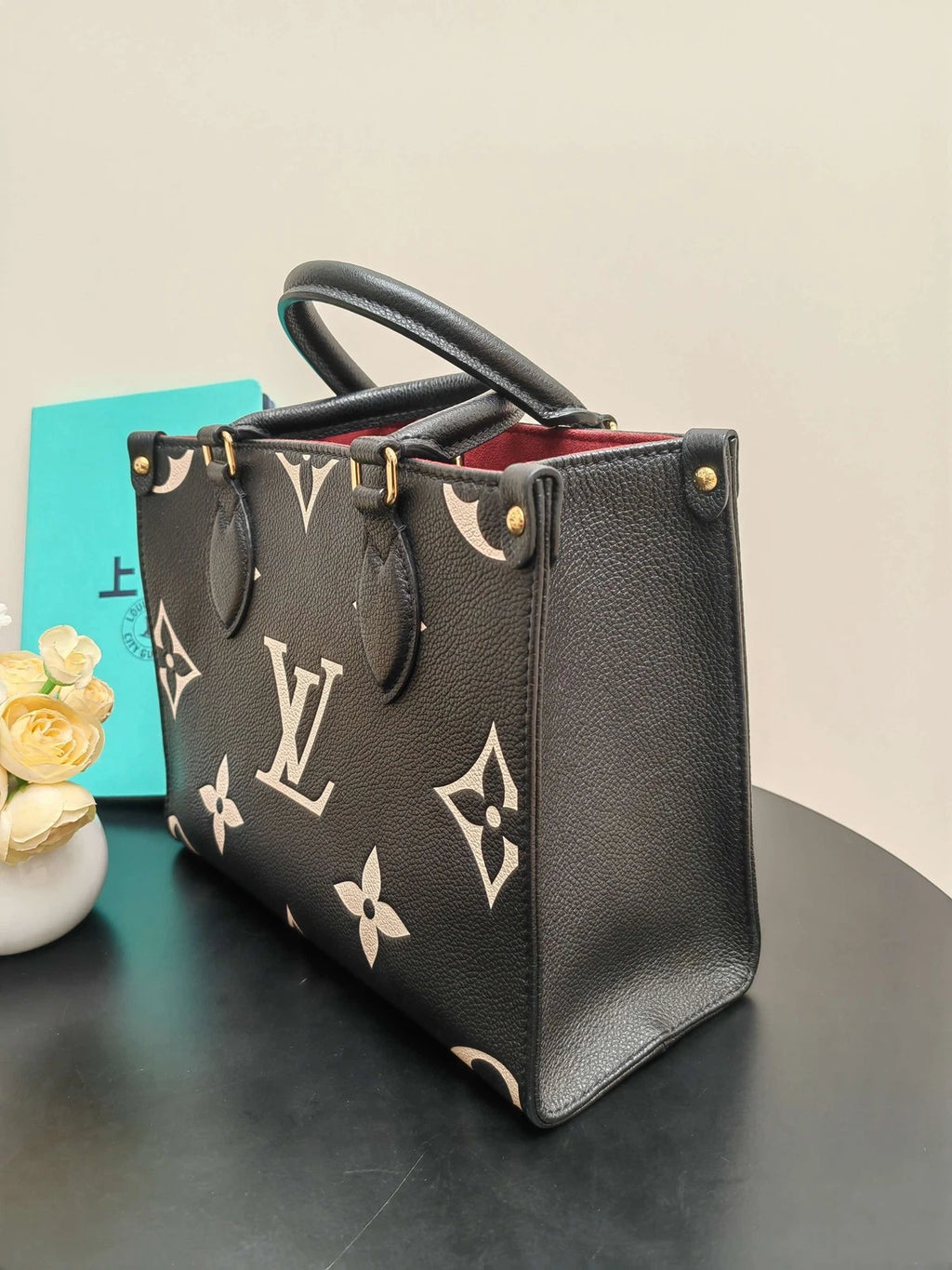 Louis Vuitton OnTheGo Leather Black Tote Bag Excellent