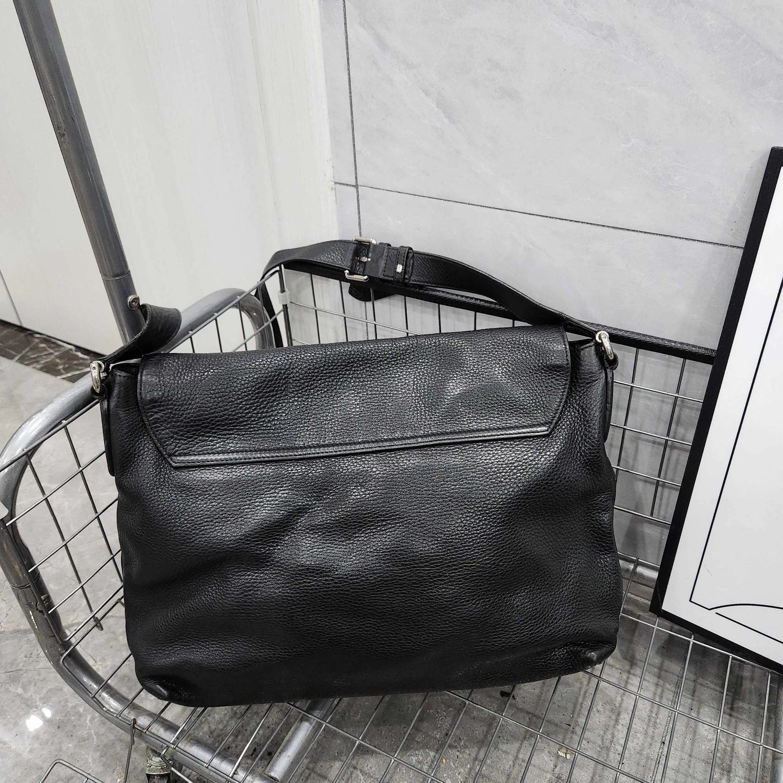 GUCCI Black Flap Messenger Shoulder Crossbody For Women