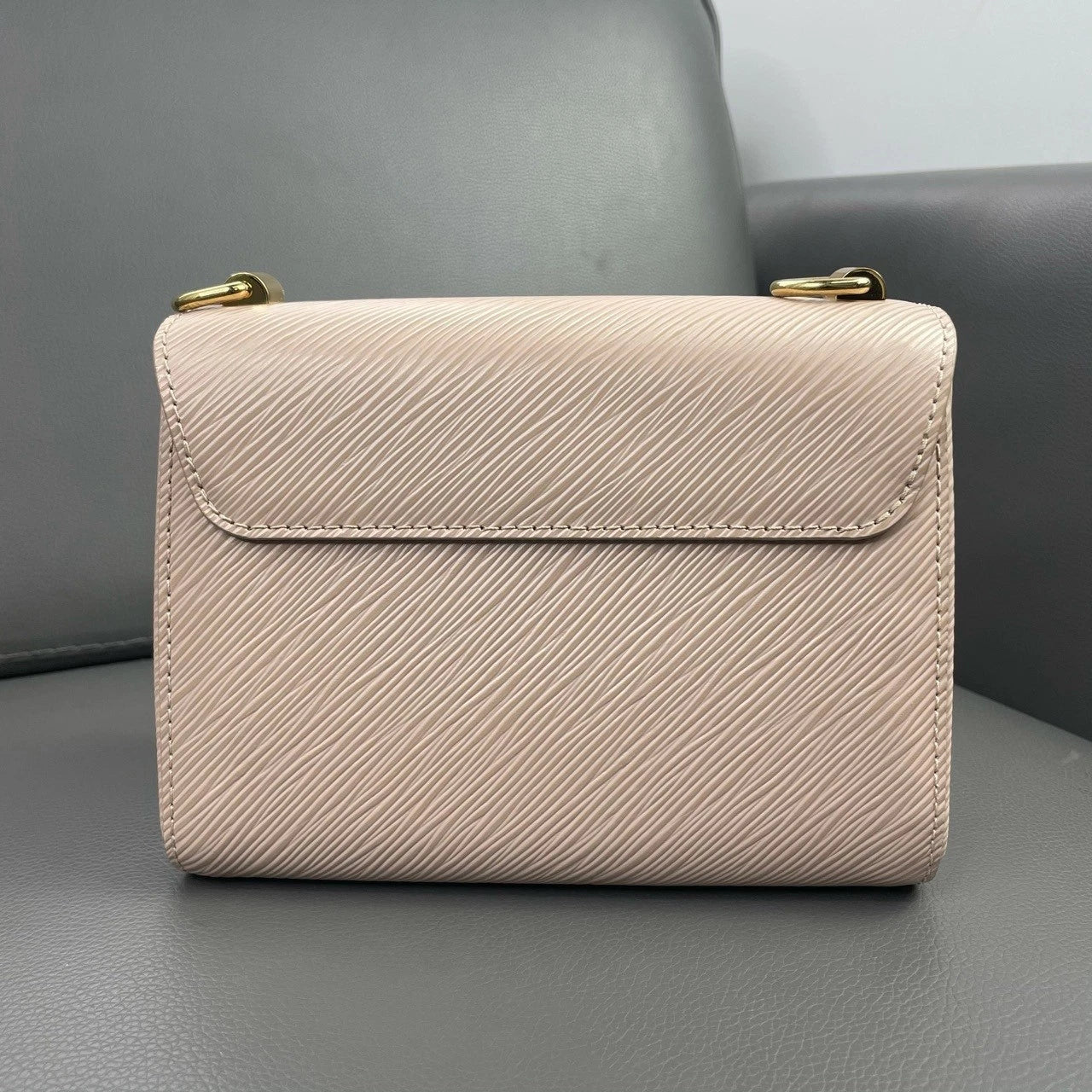 Louis Vuitton Pink Epi Leather Twist Handbag Shoulder Crossbody For Women