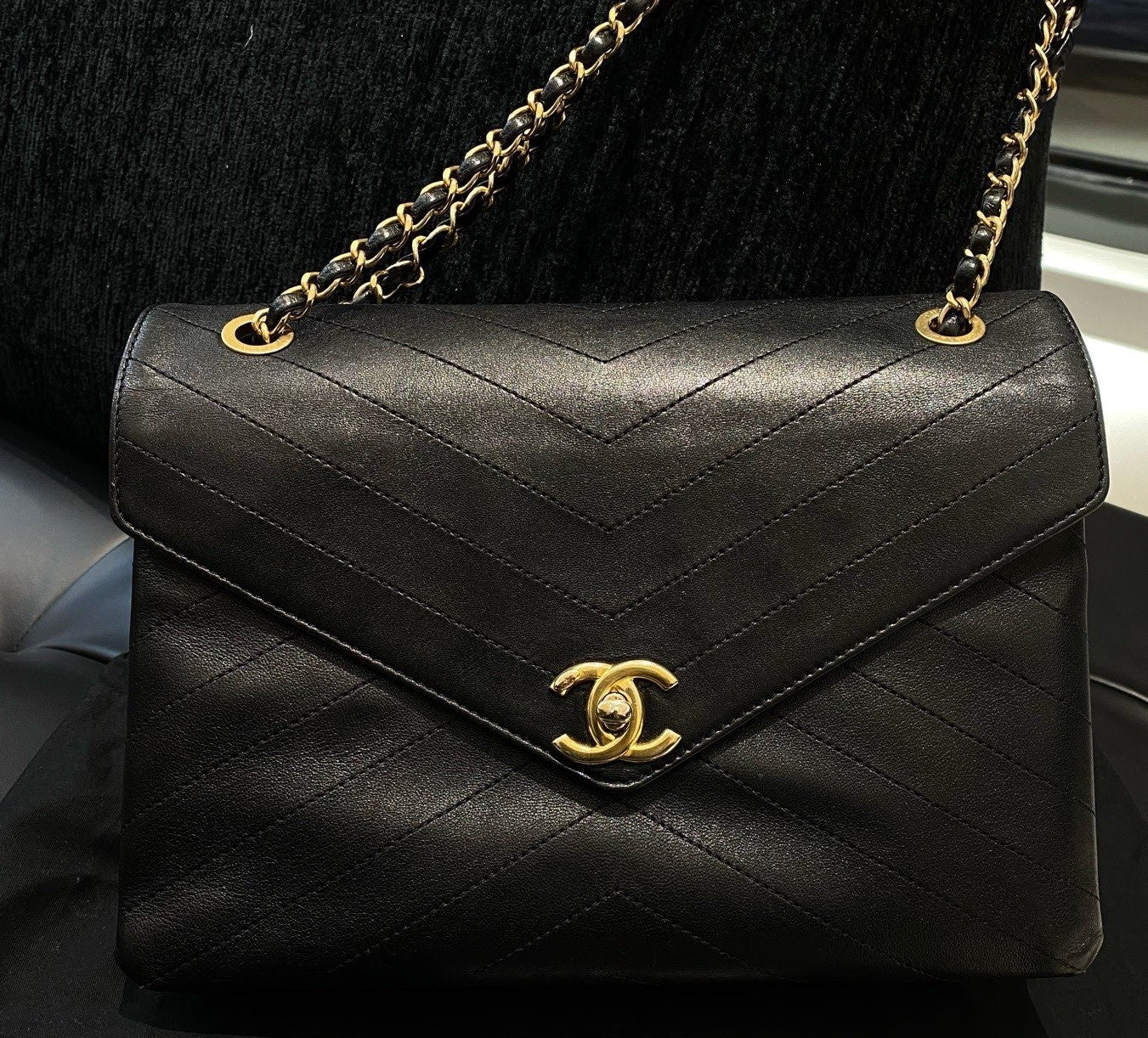 Chanel Chain 2Way Crossbody Shoulder Bag Black Gold Women Classic
