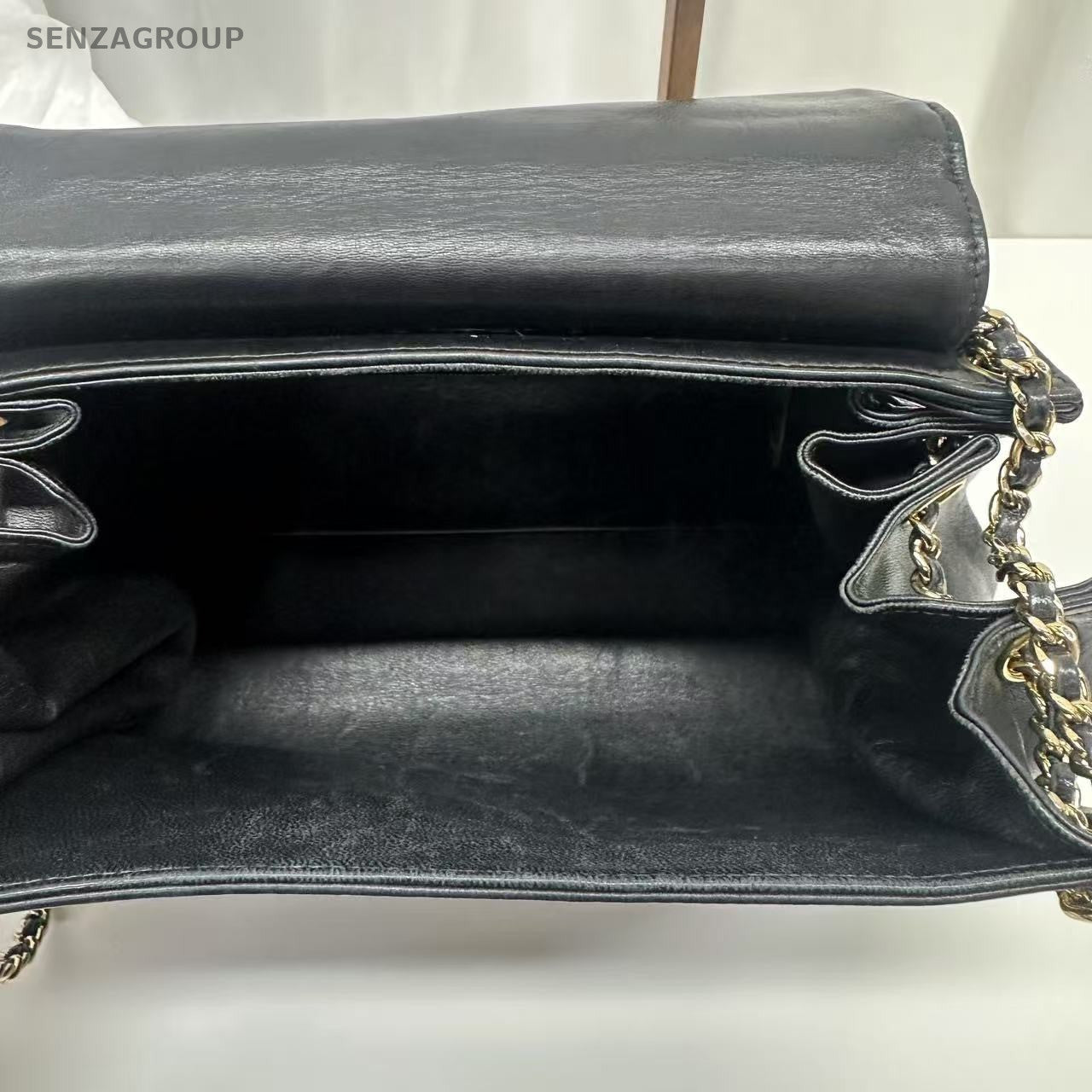 CHANEL Black gold 2.55 Leather Shoulder bag tote
