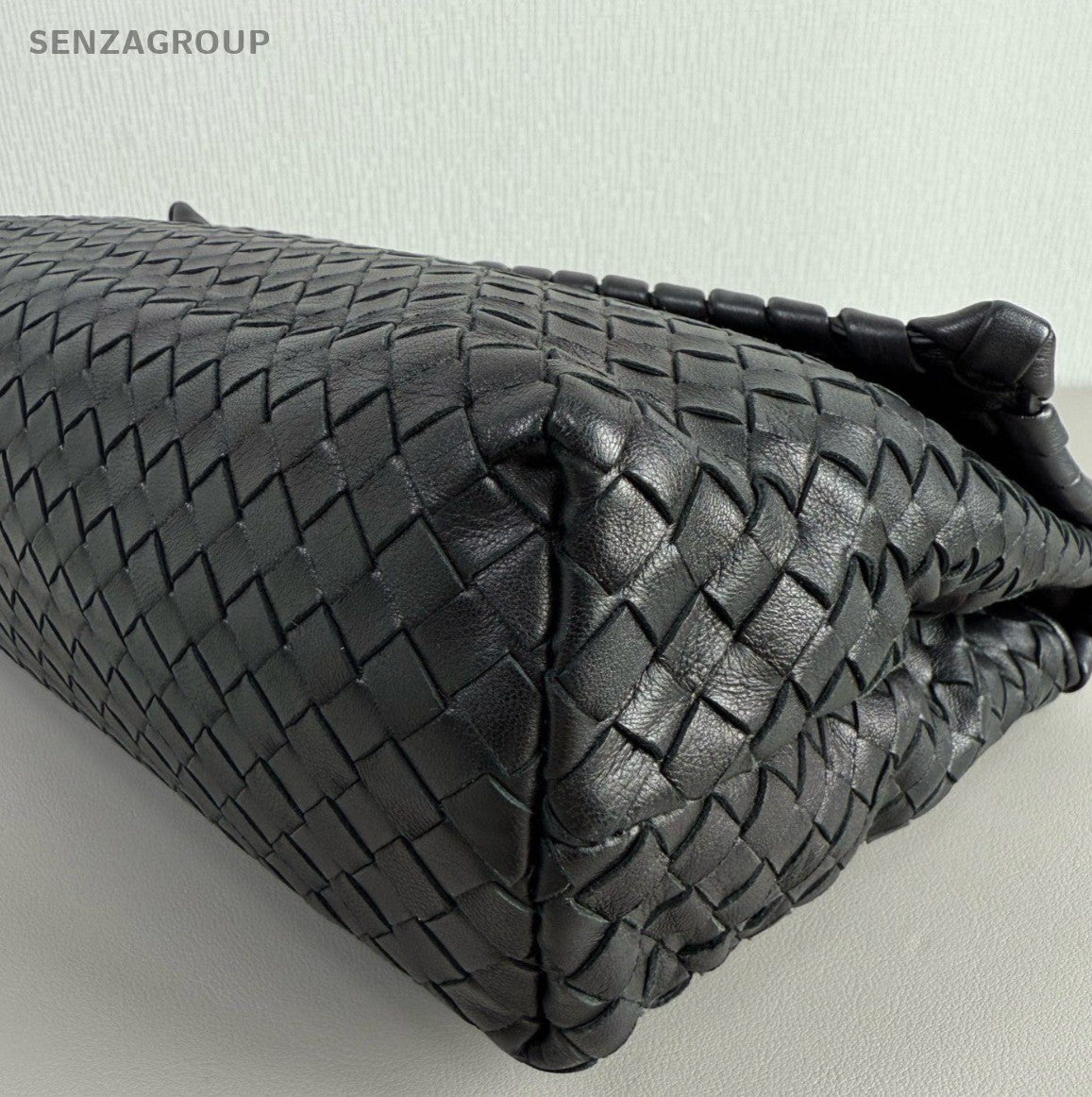 Bottega Veneta Lambskin Chain Shoulder Bag Black Used Women Classic Fashion