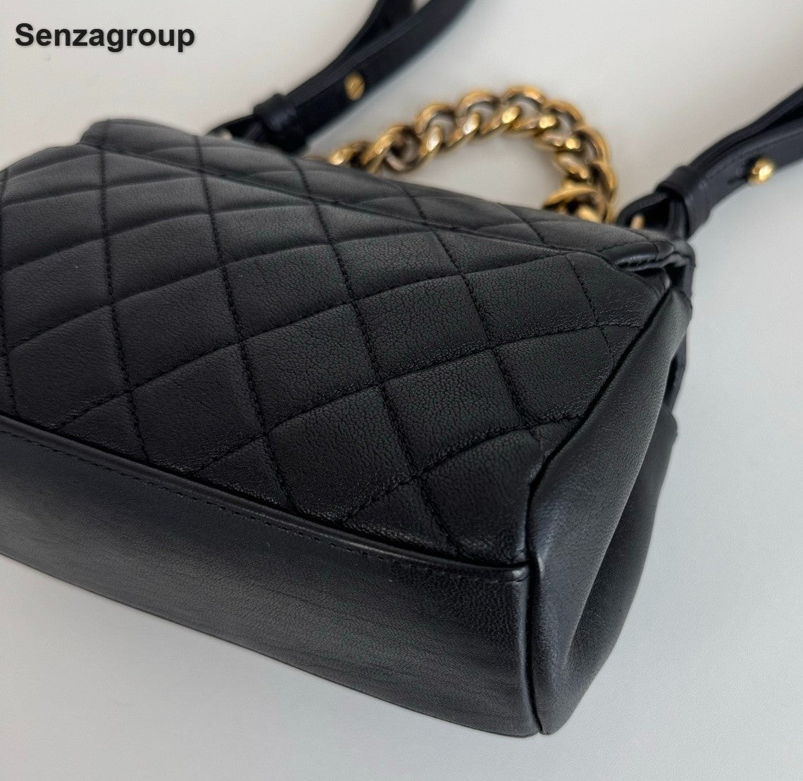 Chanel Diamond Mini Chain Top Handle Crossbody Black Gold Women Classic Fashion