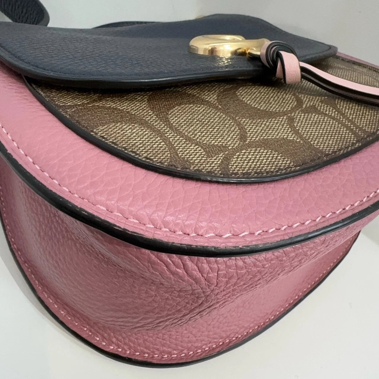 Coach Remi 20 Beige Navy Leather Saddle Crossbody Shoulder Bag For Women