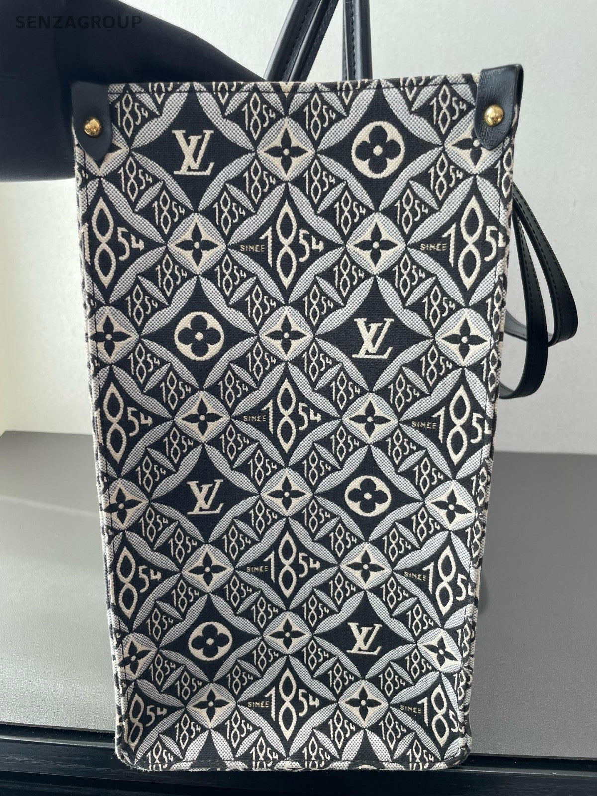 Louis Vuitton Onthego GM Tote Handbag Black Gold Used Women Classic