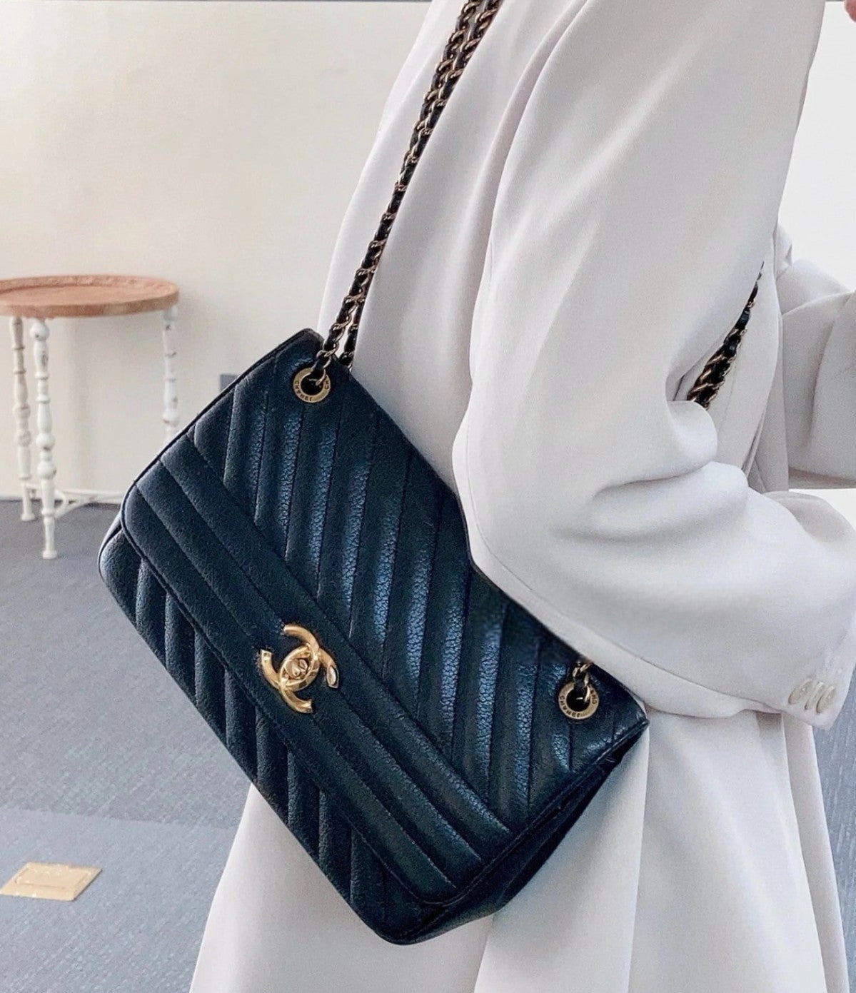 Chanel Classic Flap Mini Lambskin Chain Shoulder Bag Crossbody Black Gold Women