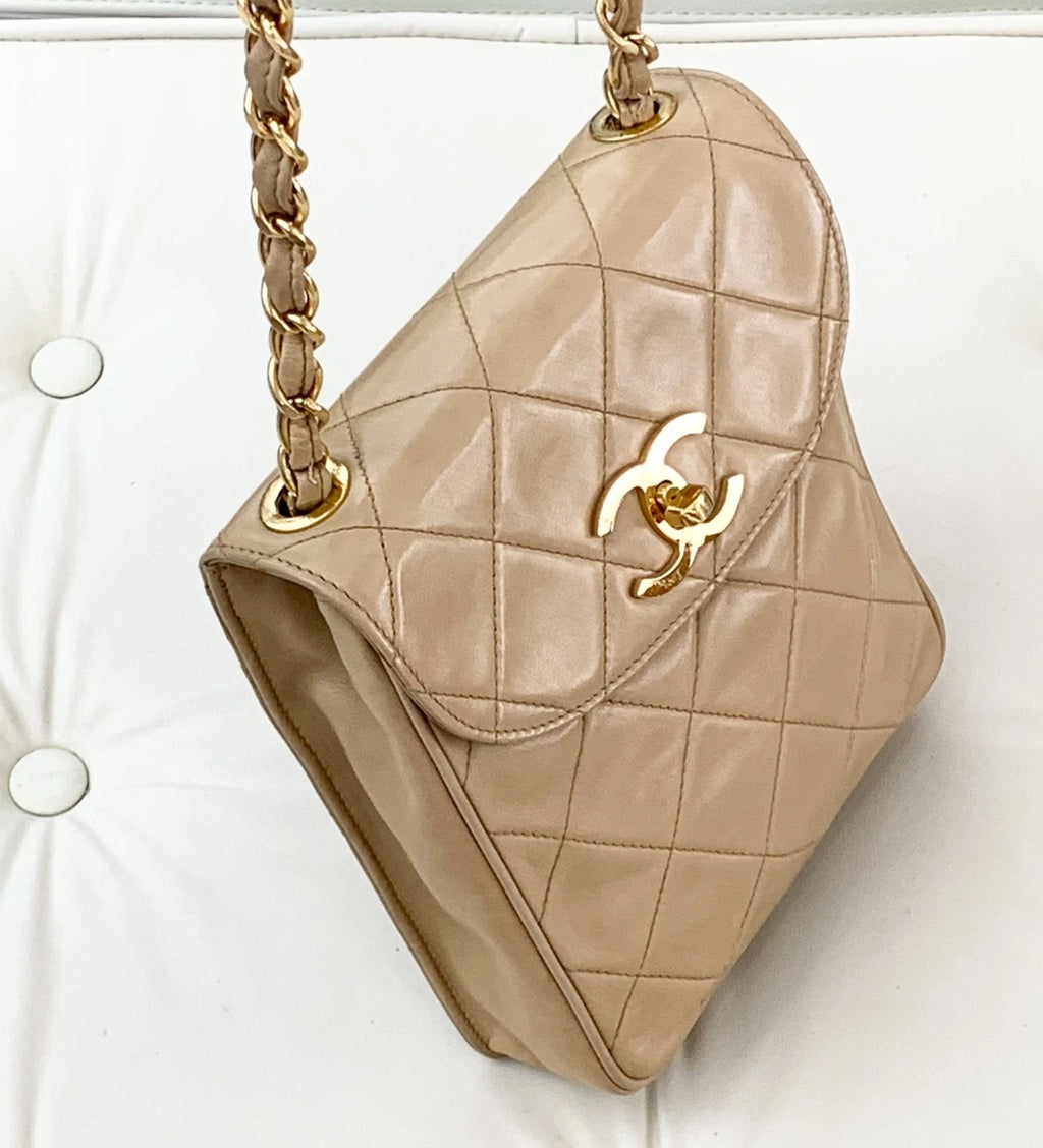 Chanel Vintage Lambskin Camera Bag Shoulder Bag Crossbody Bag Women S