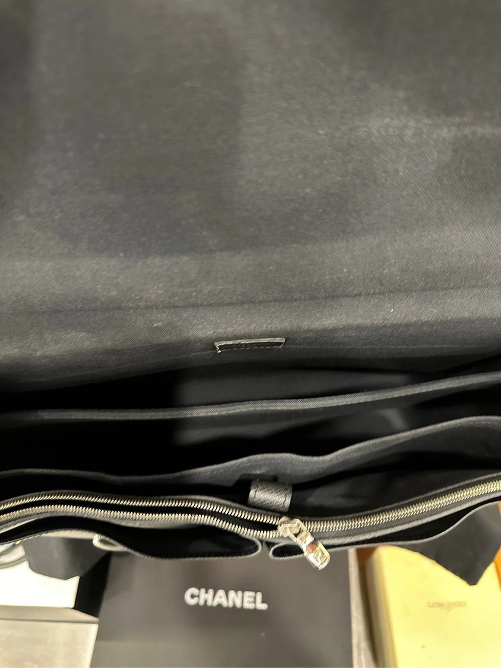 Louis Vuitton Taiga Leather Crossbody Handbag For Women